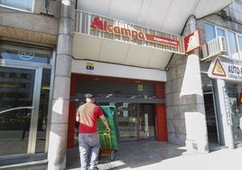 Alcampo situado en la calle San Fernando de Santander.
