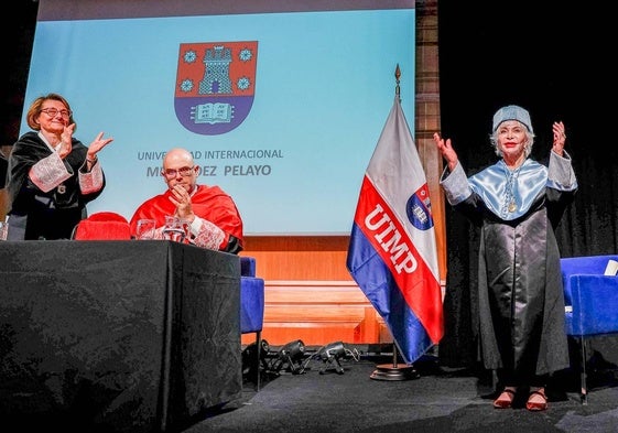 «La escritura es un arte de alquimia, un loco intento de transformar en oro la maldad del mundo»
