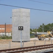Las máquinas, trabajando a medio gas la semana pasada en el tramo paralizado en Palencia.