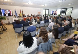 El acto conmemorativo celebrado en el salón de actos del la escuela de Fisioterapia.