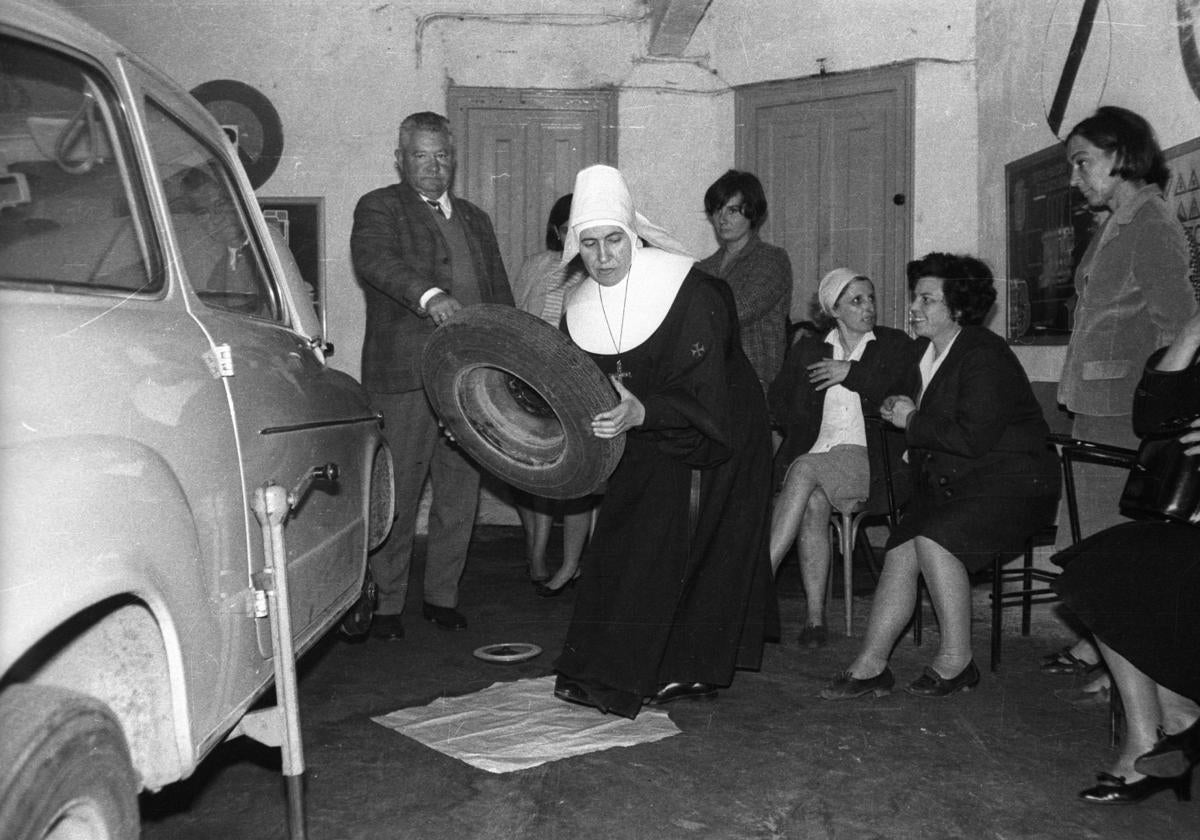 1966. Curso de mecánica automovilística.