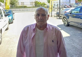 'Pin' es el dueño del restaurante Los Peñucas, en el Barrio Pesquero.