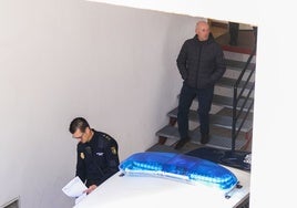 El funcionario de Obras Públicas, Miguel Ángel Diez, abandonando los Juzgados de Santander.