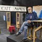 Francisco Valcerce en el escenario del Paraninfo de las Llamas, donde el Aula de Teatro estrena hoy dos obras.