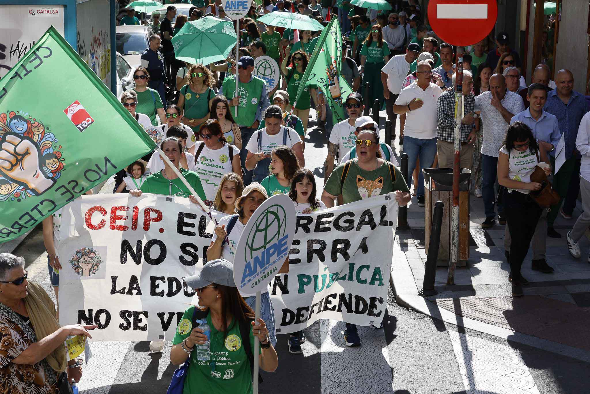 «Esto no va solo de salarios, va de respeto, de dignidad y de futuro educativo», aseguran los docentes.