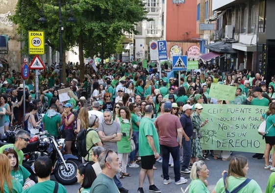 Sigue el paso a paso de la manifestación de los docentes en Santander para reclamar la subida salarial