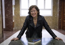 La narradora Berna González Harbour durante la promoción de uno de sus libros.