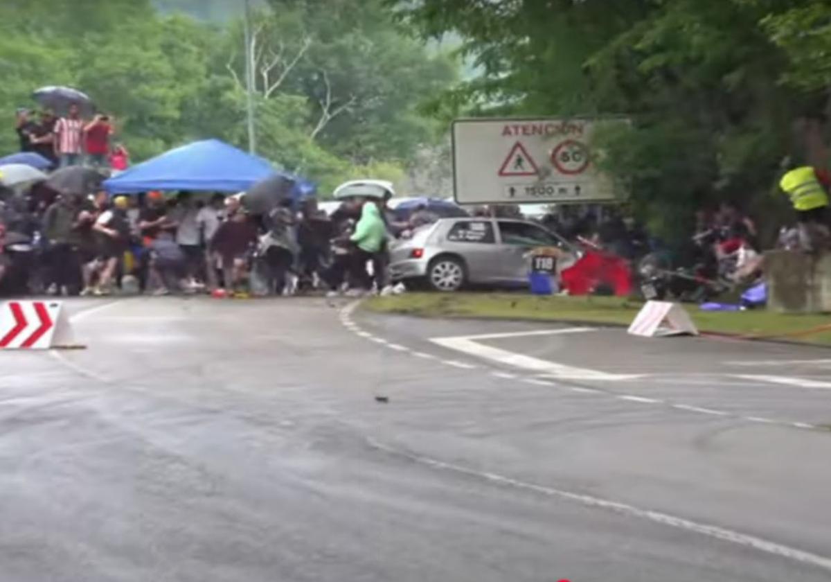 Una salida de pista se salda con varios heridos en el Rallye Festival de Hoznayo