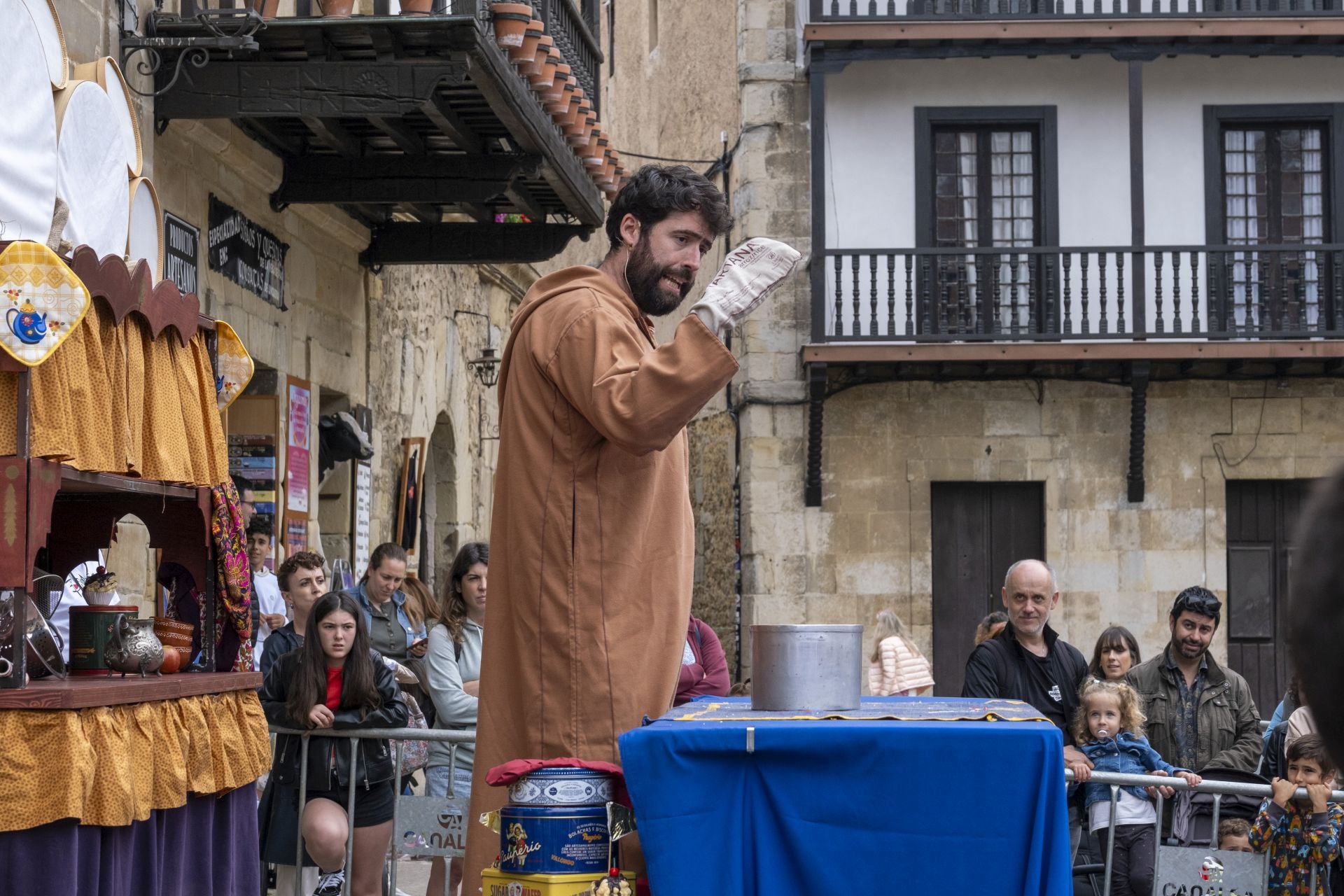 David Fariza, cofundador de Caricata y titiritero.