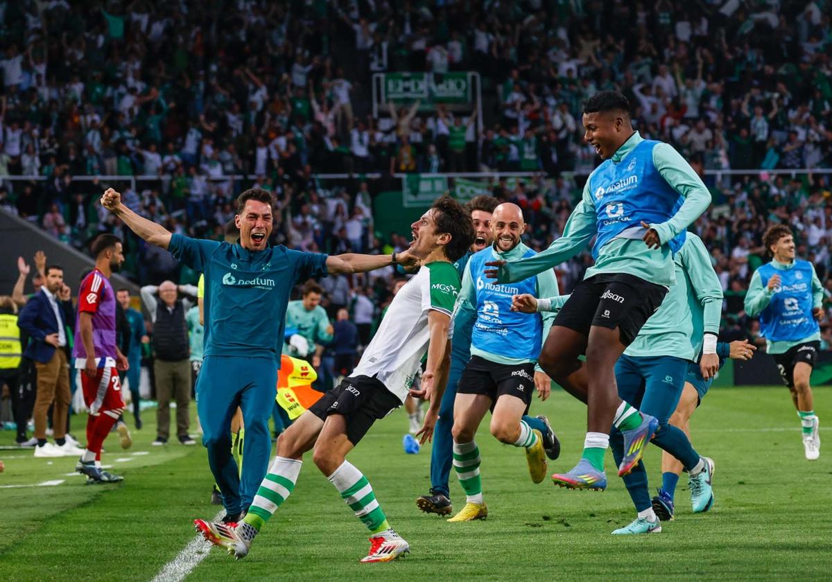 Sangalli celebra el segundo gol del Racing.