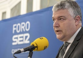 El consejero Luis Ángel Agüeros intervino en el Foro SER Cantabria.