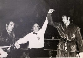 Mirín Martínez (derecha), tras la defensa de su título en 1973.