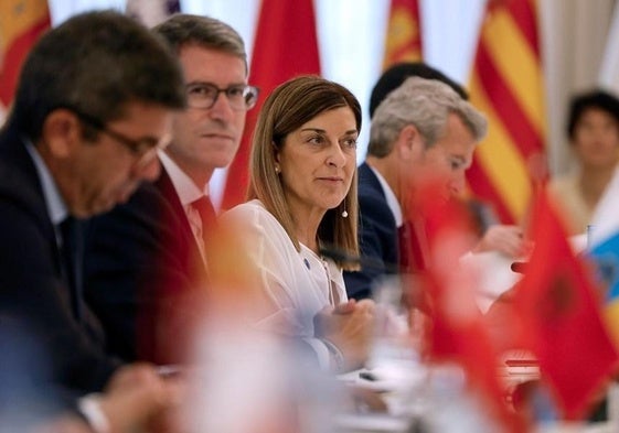 Para María José Sáenz de Buruaga, la Conferencia de Presidentes celebrada en Barcelona se salda con un rotundo fracaso.