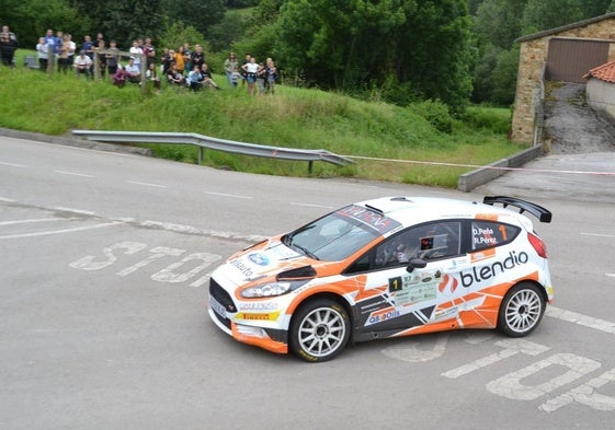 Dani Peña y Raúl Pérez dominaron la prueba con su Ford Fiesta.