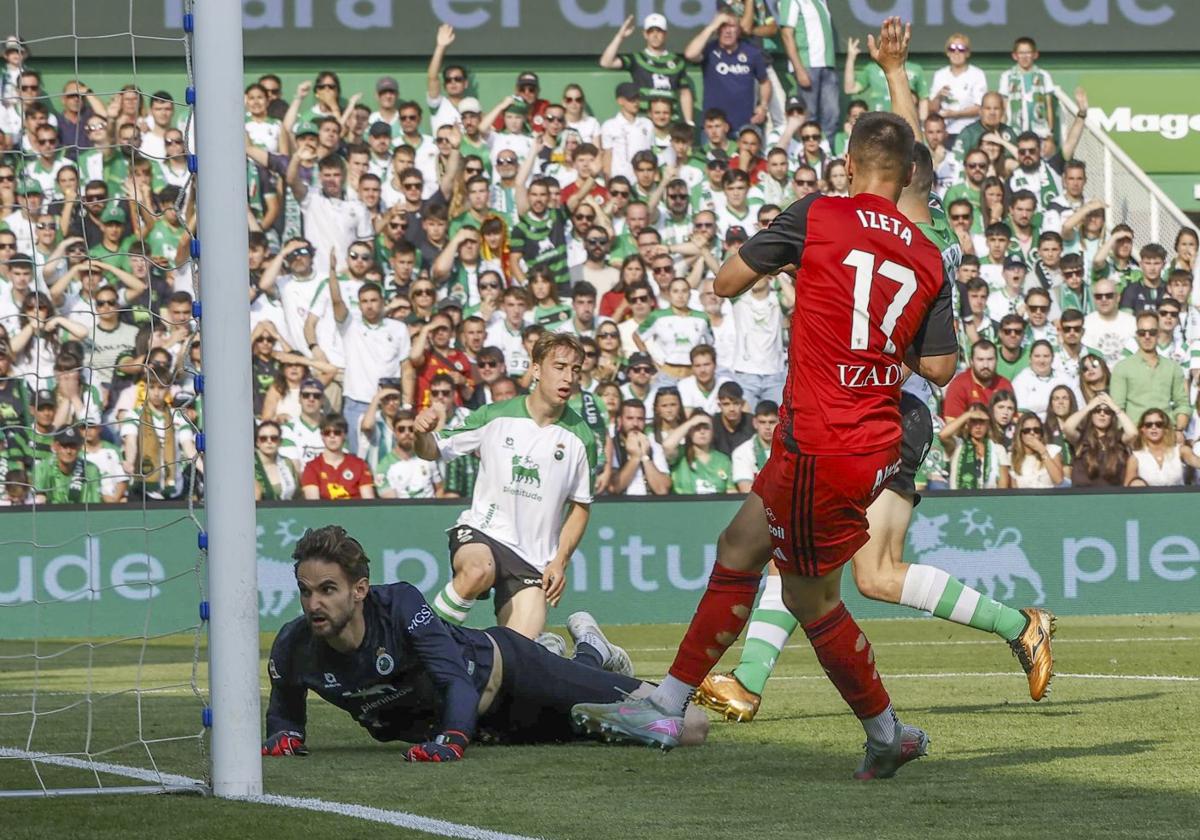 Izeta bate a Ezkieta en el primer gol visitante.