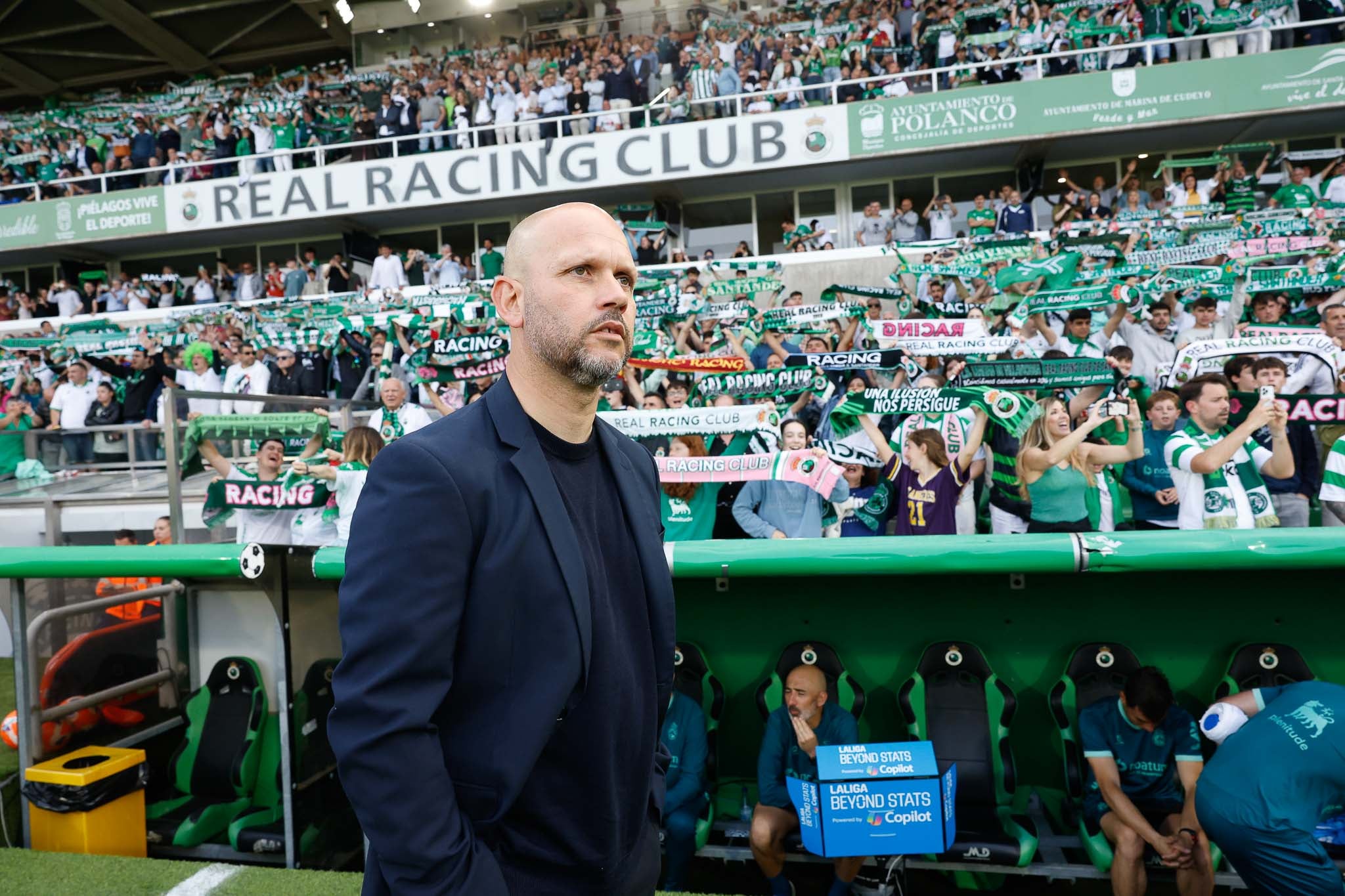 José Alberto López, en la banda de los Campos de Sport.