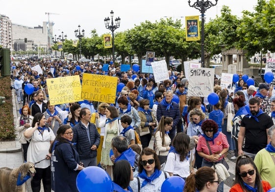 Momento de la manifestación, en el Paseo Pereda de Santander.