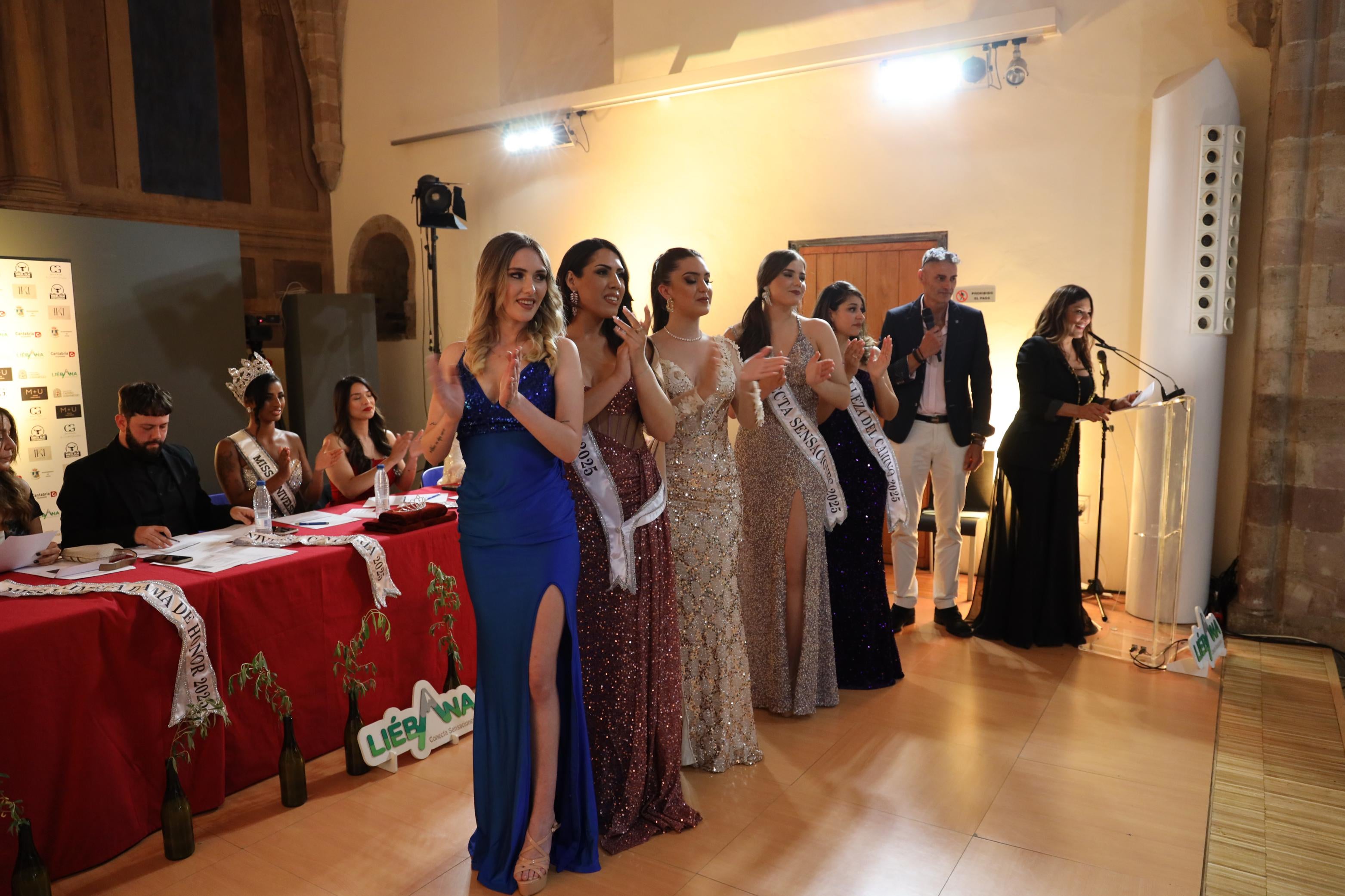 Las ultimas cinco finalistas. De izquierda a derecha, Missel Anieva, Lucia Aguilera, Andrea Marques, Larisa Visovan y Cecilia Diaz