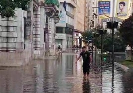 La tormenta causa inundaciones en el centro de Santander