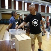 Delegados del sector en la votación que ha tenido lugar este martes en el Paraninfo de la Universidad de Cantabria.
