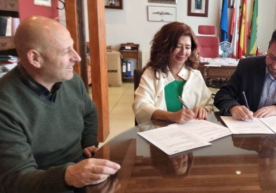 Encuentro entre el alcalde, Javier Incera, y Sonia Cruz, presidenta de la Red Nacional de Turismo Marinero.