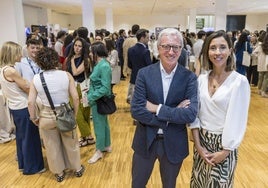 Los oftalmólogos Gorka Martínez Grau y Bárbara Berasategui, ayer, en el Palacio de Exposiciones y Congresos de Santander.