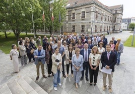 Jueces y fiscales de Santander concentrados en el complejo judicial de Las Salesas.