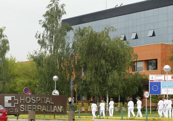 Exterior del Hospital Sierrallana, donde se produjo este caso de acoso.