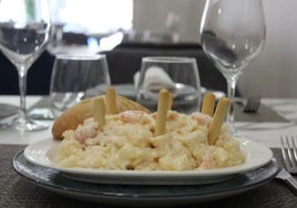 Ensaladilla de gambas.