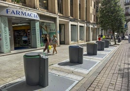 Los nuevos contenedores soterrados en la calle Juan de Herrera.