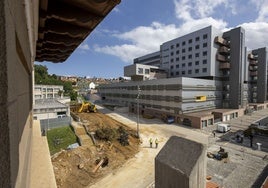 Zona en la que se excavará el búnker de la protonterapia de Valdecilla.