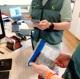 Imagen principal - La Guardia Civil investiga en Cantabria más de diez casos de la estafa del 'buen empleado'