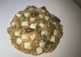Arroz con setas, boletus y queso ahumado.
