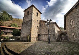 La iglesia de Bárcena Mayor.