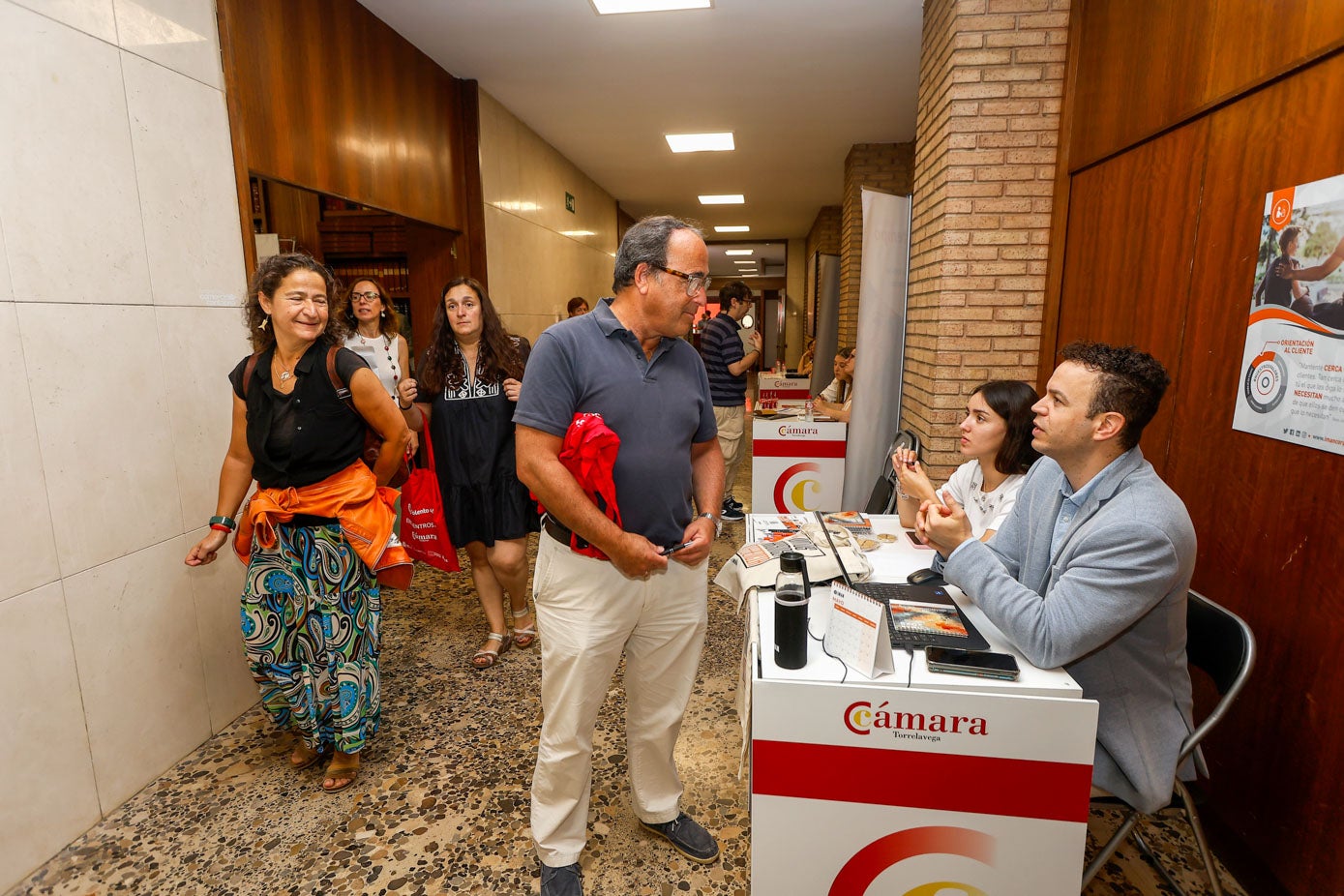 La feria tuvo gran afluencia de gente desde primera hora de la mañana.