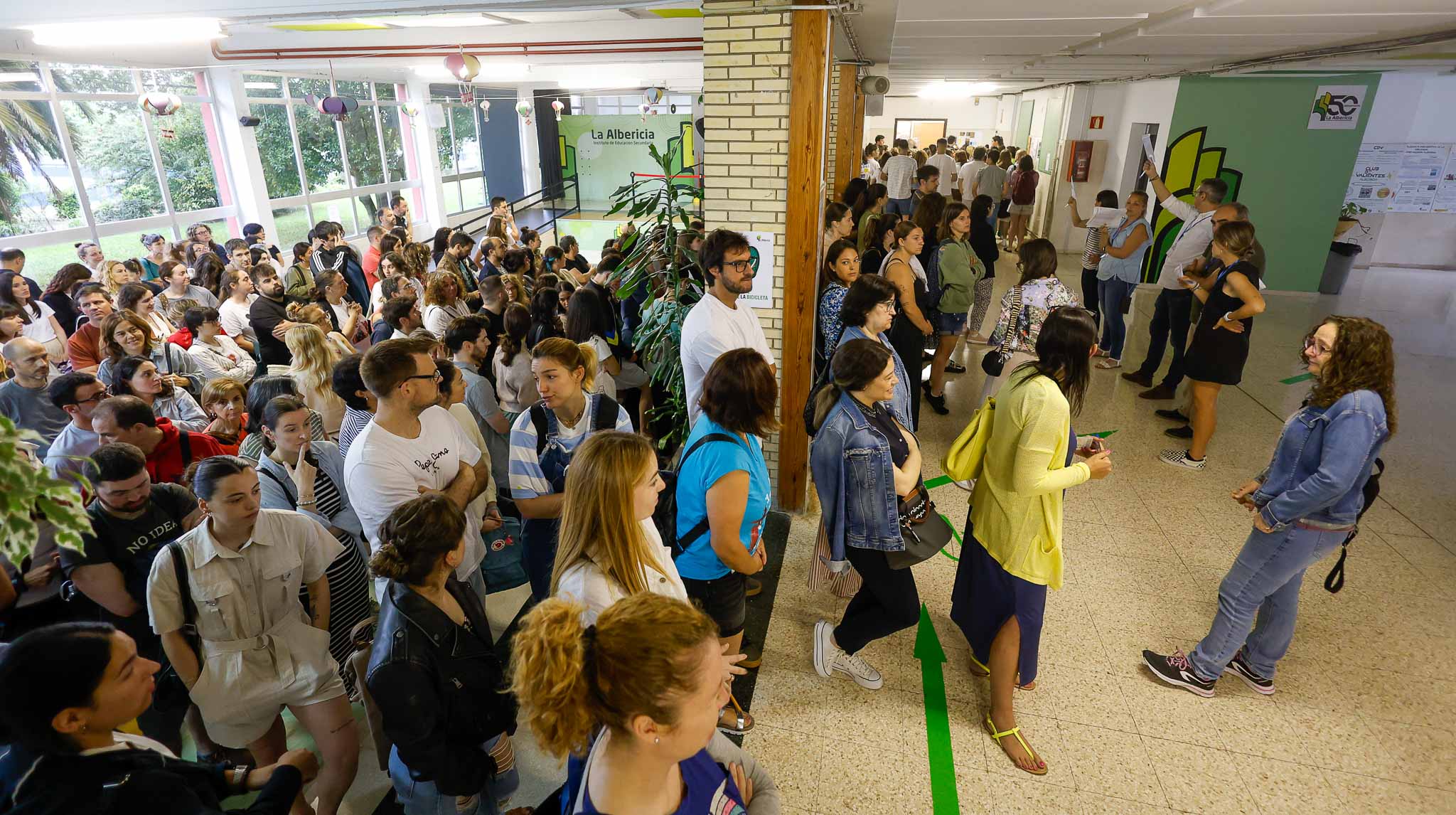 A los candidatos se les fue llamando uno a uno para entrar a las aulas.
