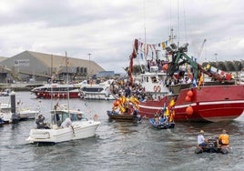 Procesión marítima de las fiestas del Carmen en el Barrio Pesquero.