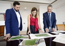 En el centro, la presidenta regional y a su derecha el alcalde de Campoo de Enmedio.