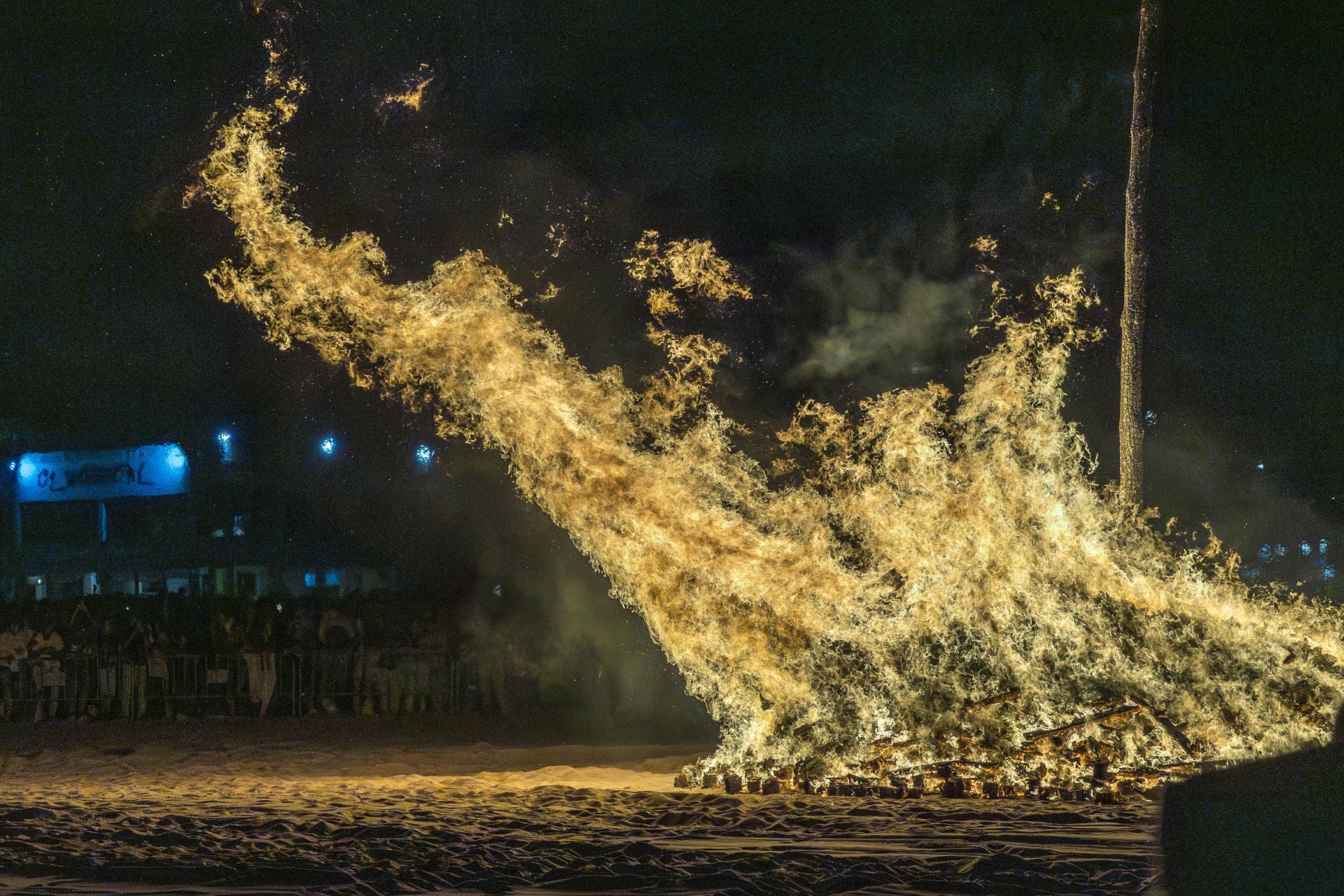 Fuego en El Sardinero.