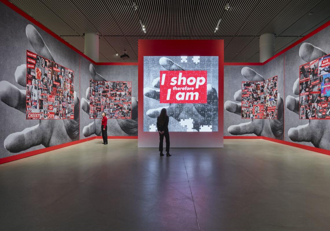 Barbara Kruger. 'No Comment'. Vista de la exposición, ARoS Aarhus Kunstmuseum, Aarhus, 29 de noviembre, 2024–21 de abril, 2025