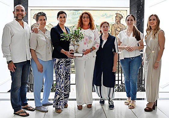 José Luis Callejo, Ana Rivero, Gema Igual, Amada Lois, María José Pereda de Castro, Mariluz López Camus y Laura González Quintana.