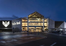 Valle Real quiere ampliar su centro comercial y construir un parking en altura.