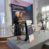 La directora del ICASST, Ana González Pescador, junto al presidente de CEOE-Cepyme, Enrique Conde, durante el acto de inauguración de la jornada.