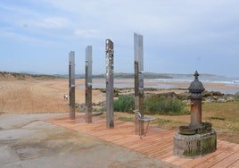 Nuevas instalaciones en la playa de Valdearenas de Liencres.