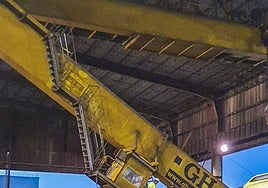 Accidente por el fallo de una gran grúa el miércoles en Global Steel Wire.