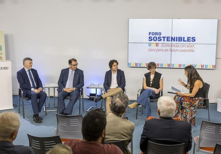 De izq. a dcha. Joaquín Pérez, Alberto Quijano, Diego Ruiz, Isabel Sarabia y Saray Ceballos