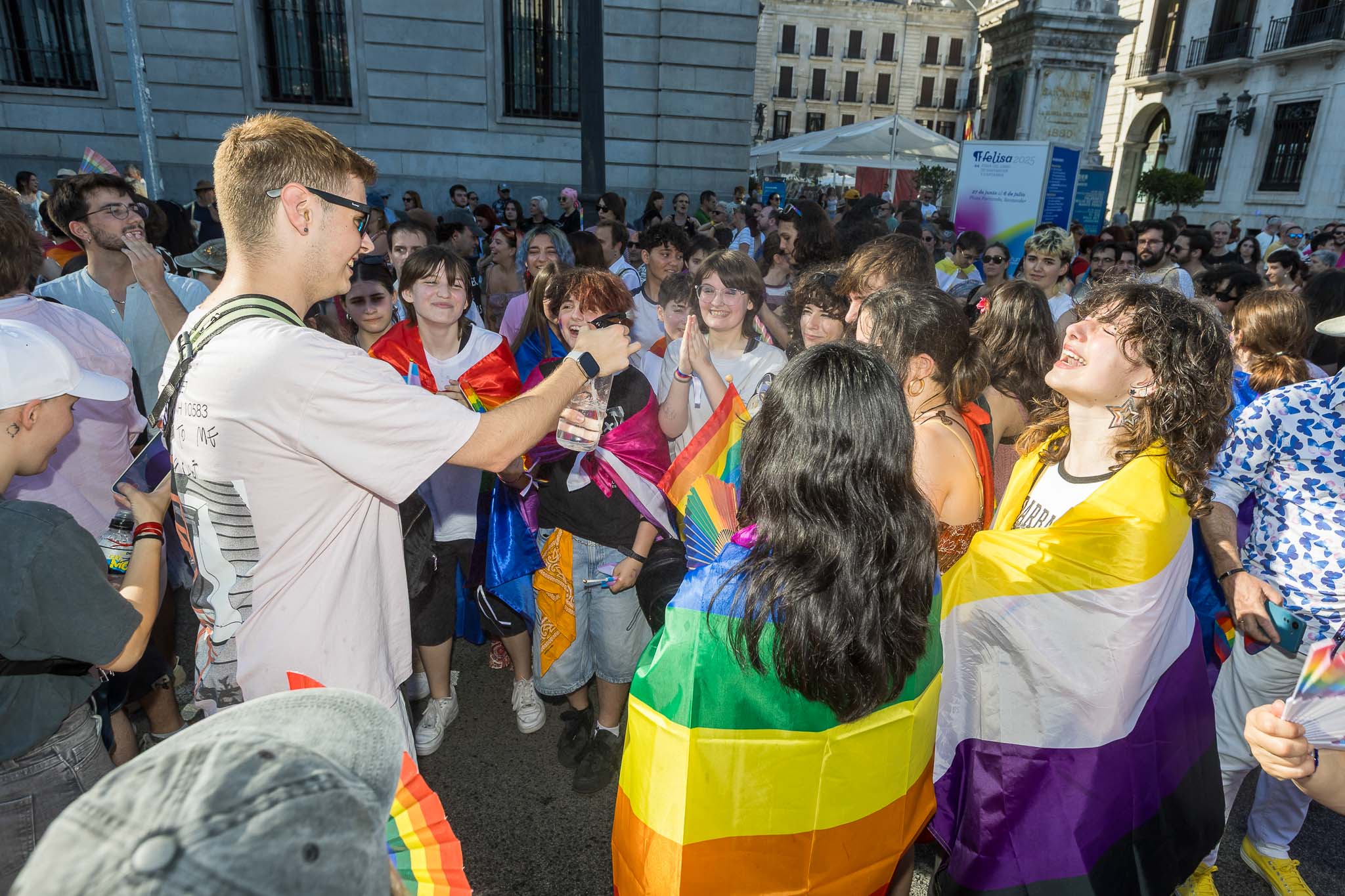 La bandera arcoíris ondea Santander