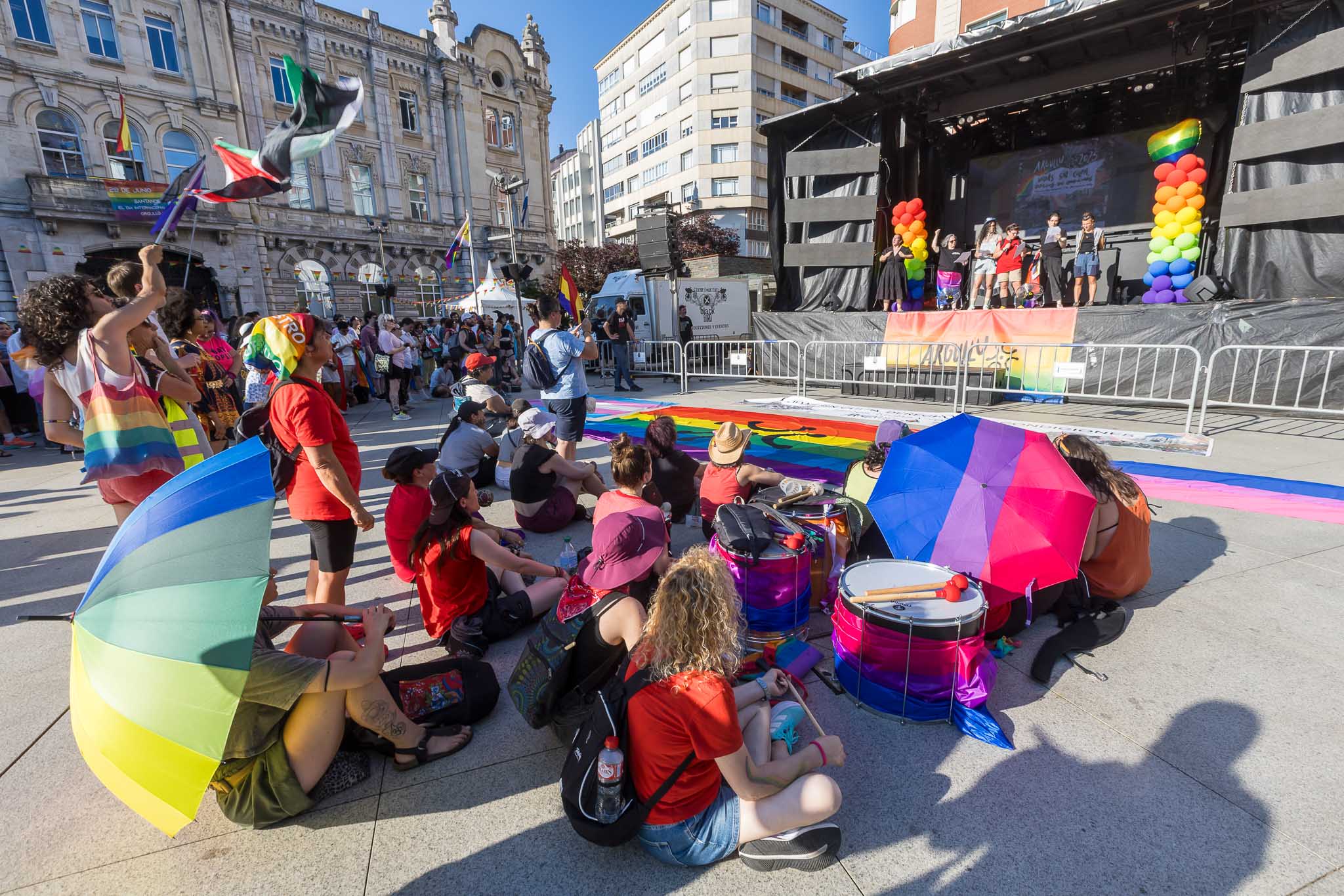 La bandera arcoíris ondea Santander
