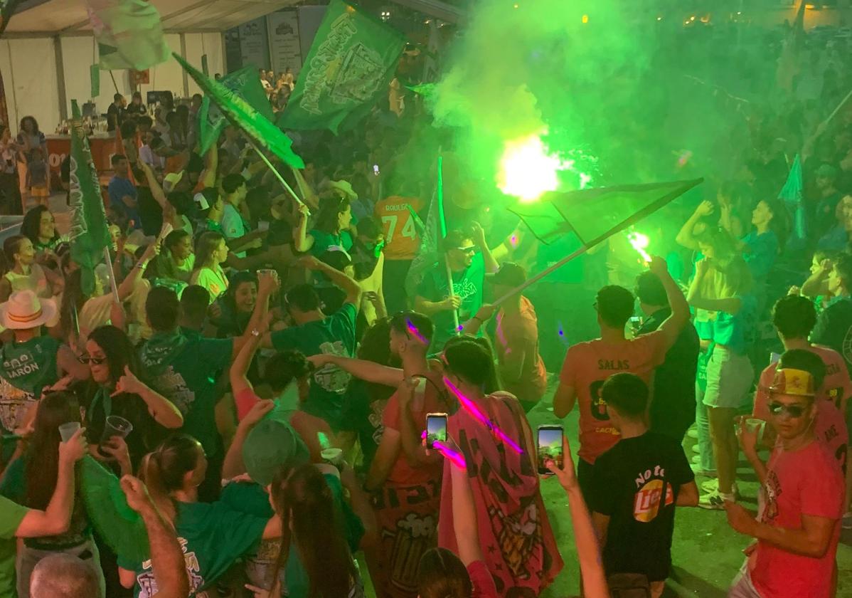 Sarón desata la fiesta con las peñas