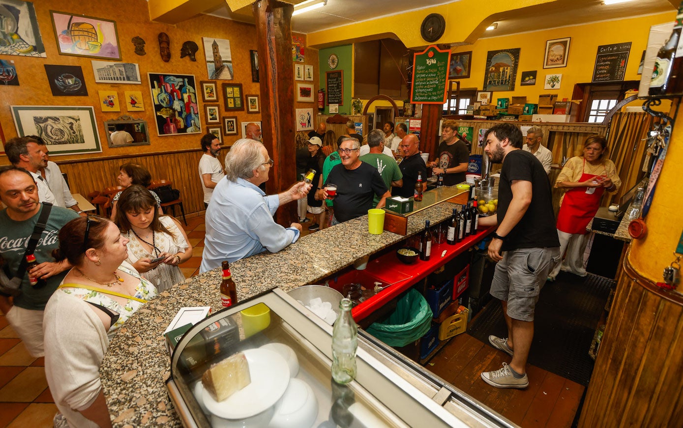 La fiesta comenzó sobre las siete y media de la tarde y se alargó hasta agotar existencias.